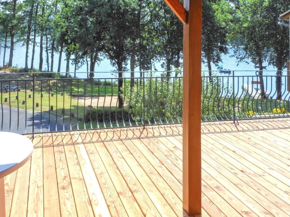 Chalet Charmant A Saint-Gerons Avec Piscine Partagee Luaran gambar