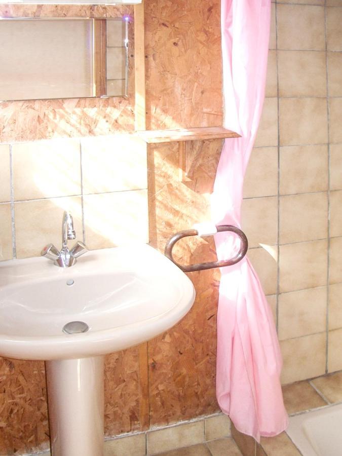 Chalet Charmant A Saint-Gerons Avec Piscine Partagee Luaran gambar